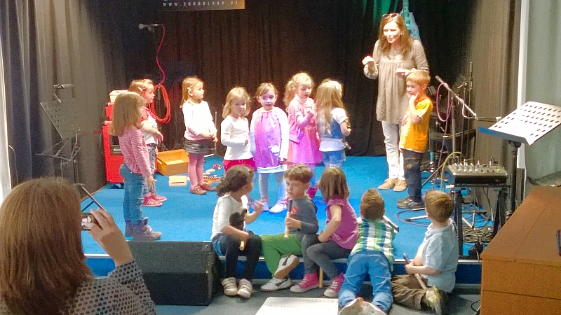 Musikschule Pichler in Tamm Kleinkunstbühne Kinder